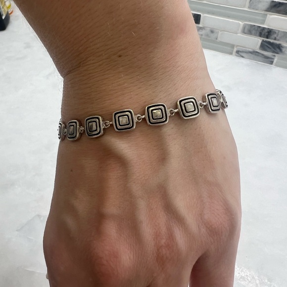 Vintage Zina square etched bracelet - Picture 9 of 11